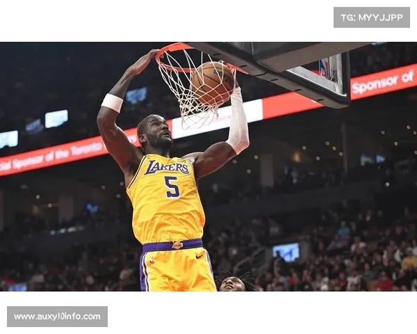 詹姆斯与东契奇挡拆战术首秀成功，湖人逆转灰熊取两连胜